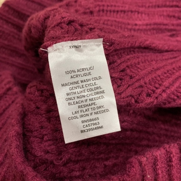 Melrose and Market Cable Knit Sweater - Picture 5 of 6